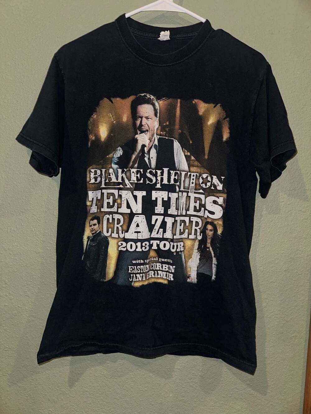 Blake Shelton Ten Times Crazier 2013 Tour Graphic T-Shirt